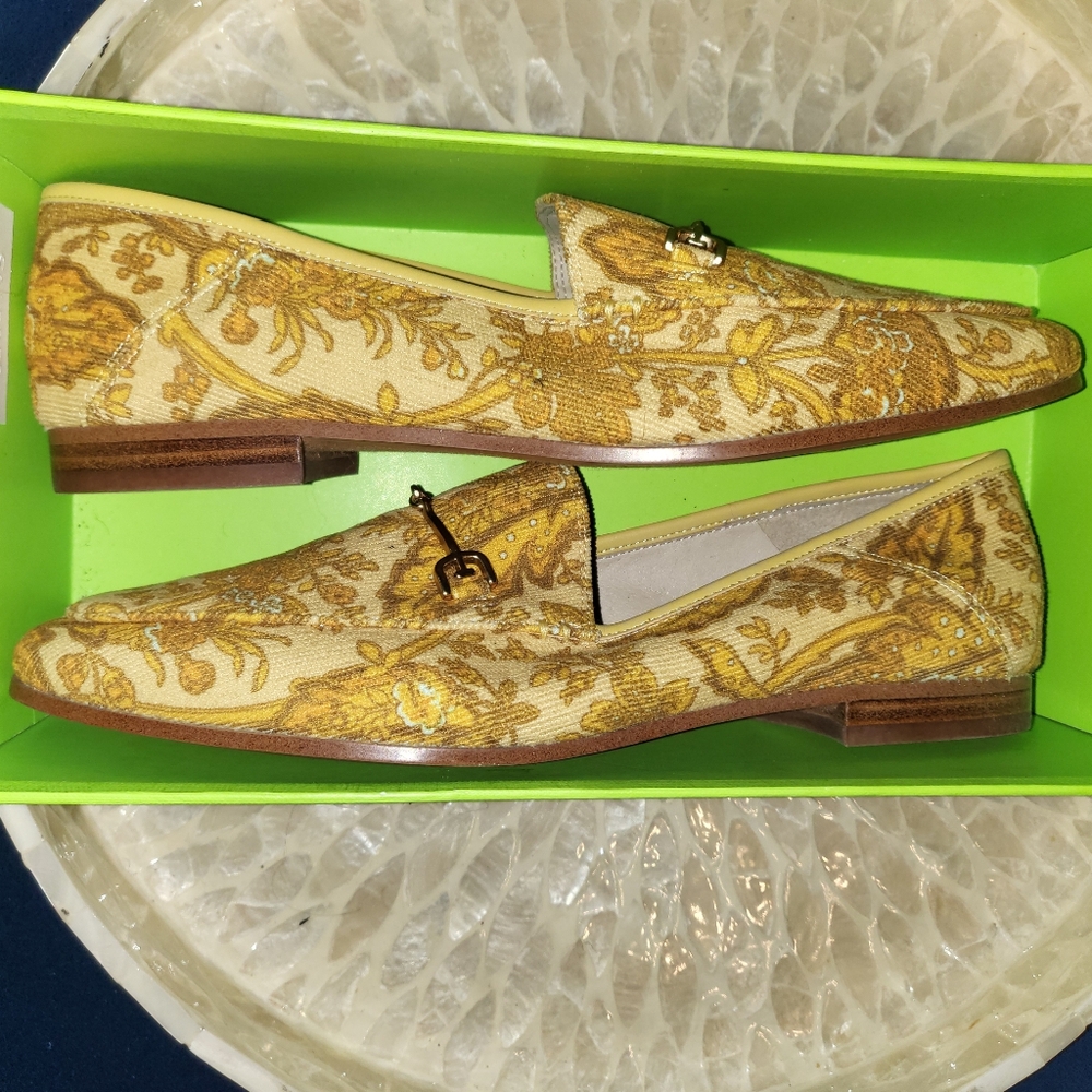 Very nice fabric loafers